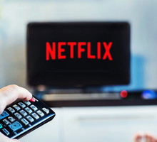 Netflix stworzy serial na podstawie kultowego filmu z lat 90-tych. Polacy już nie mogą się doczekać / Getty Images, diy13