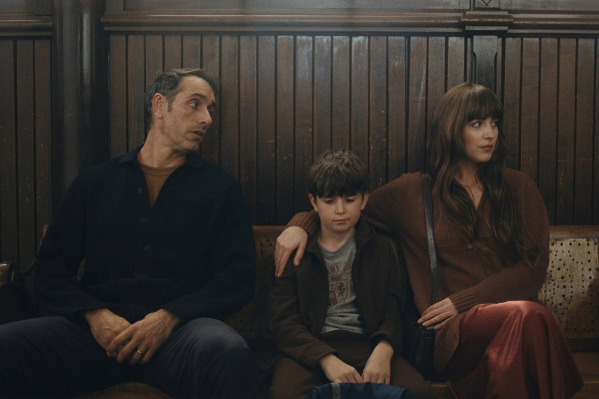 Dakota Johnson w miłosnym labiryncie. Filmowa nowość, która bawi do łez, materiały/Monolith films