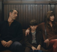 Dakota Johnson w miłosnym labiryncie. Filmowa nowość, która bawi do łez, materiały/Monolith films