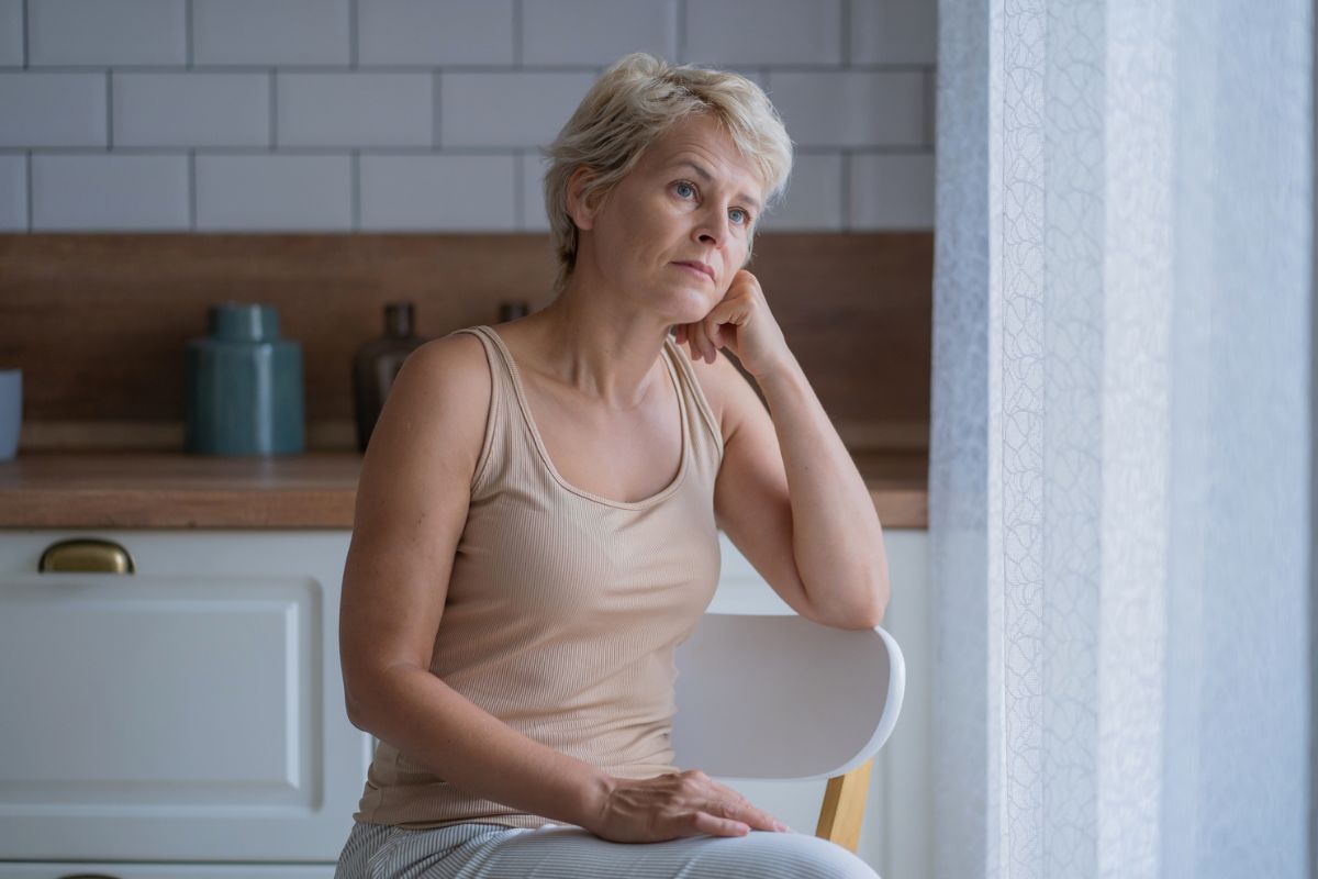 zmartwiona kobieta 40+