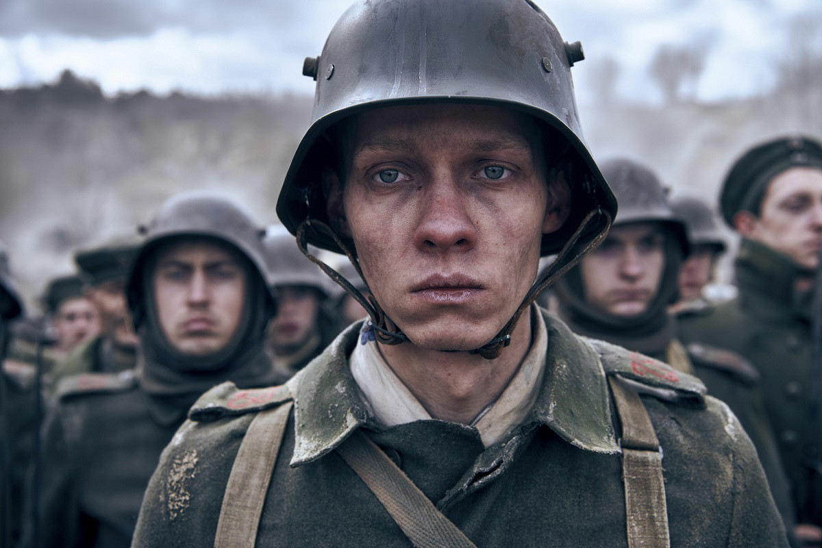 Z książki prosto do streamingu. Netfliksowa adaptacja, która zgarnęła najwięcej Oscarów, Album Online/East News