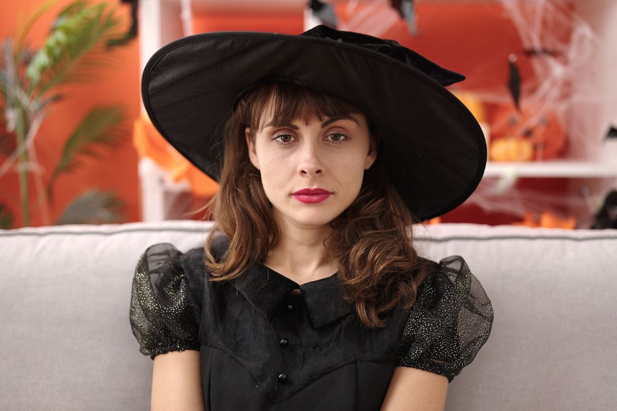 Kobieta przebrana na Halloween