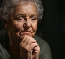 Unikaj tych 2 rzeczy po zmroku. Stara cyganka ostrzega, że to przyciąga złe moce