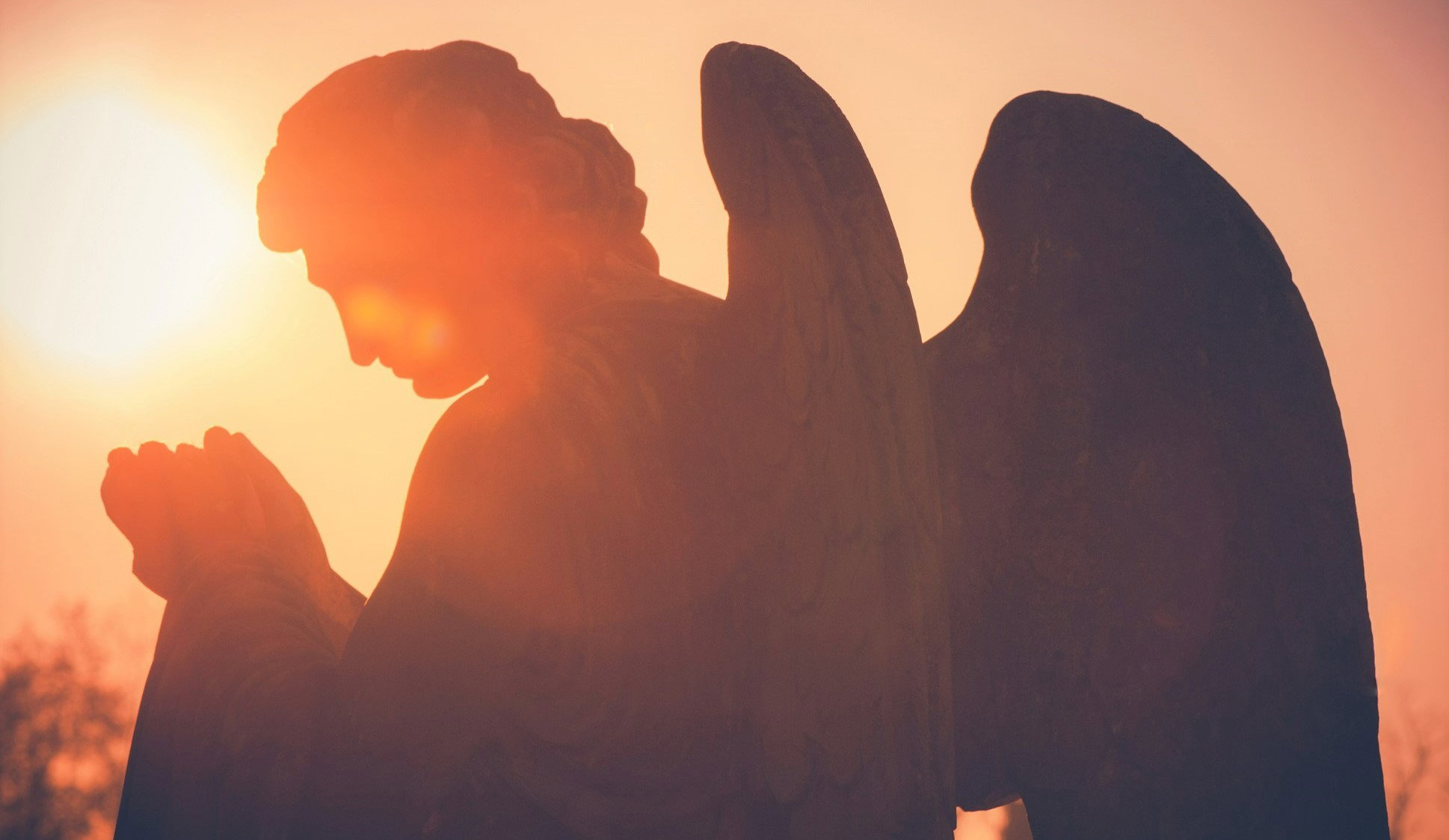 Ten anioł pomaga rozwiązywać spory. Poproś o jego wsparcie pod 1 warunkiem