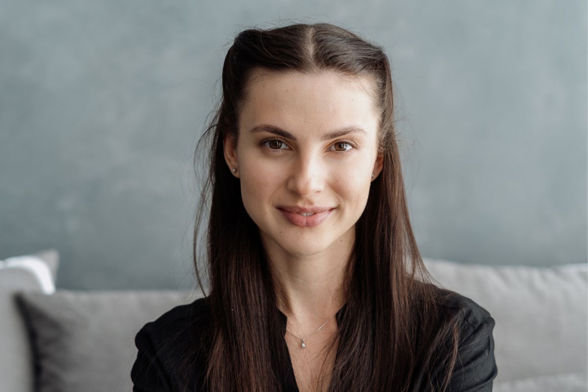 moda dziewczyna szatynka