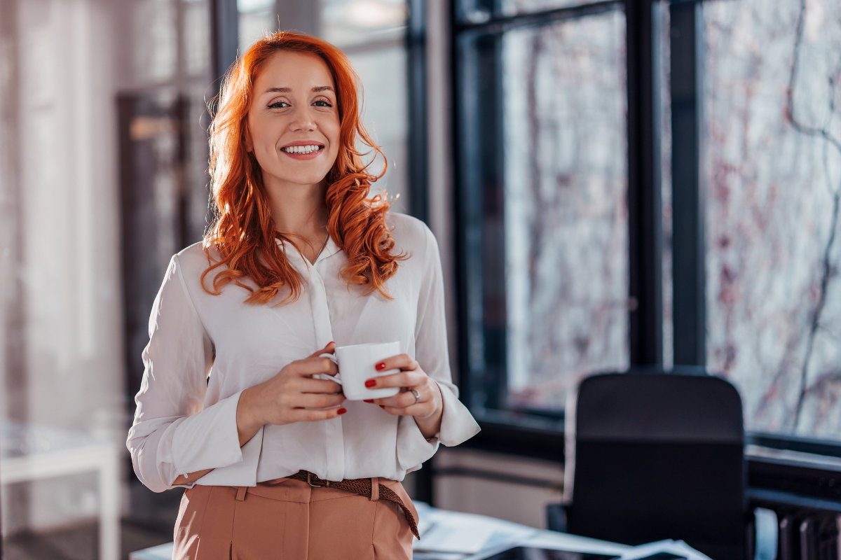 uśmiechnięta kobieta