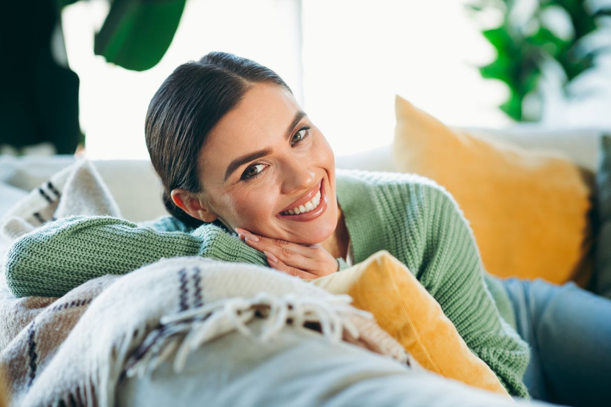 kobieta 30+ uśmiechnięta