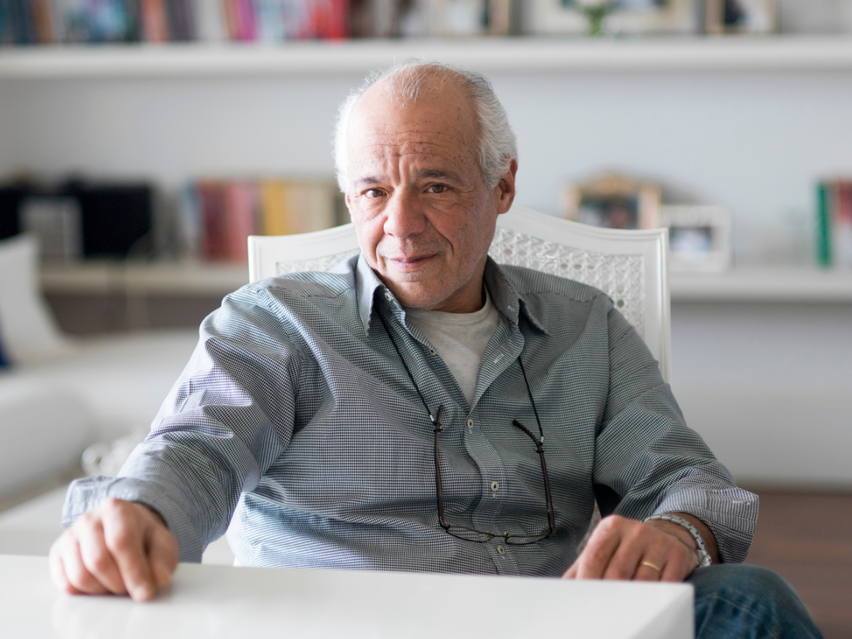 poważny mężczyzna