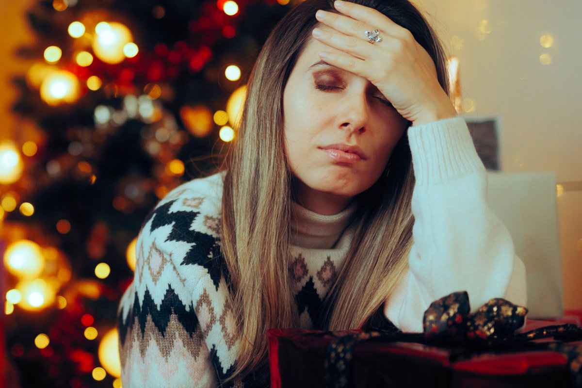 kobieta przy choince