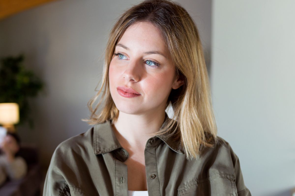 kobieta w blond włosach