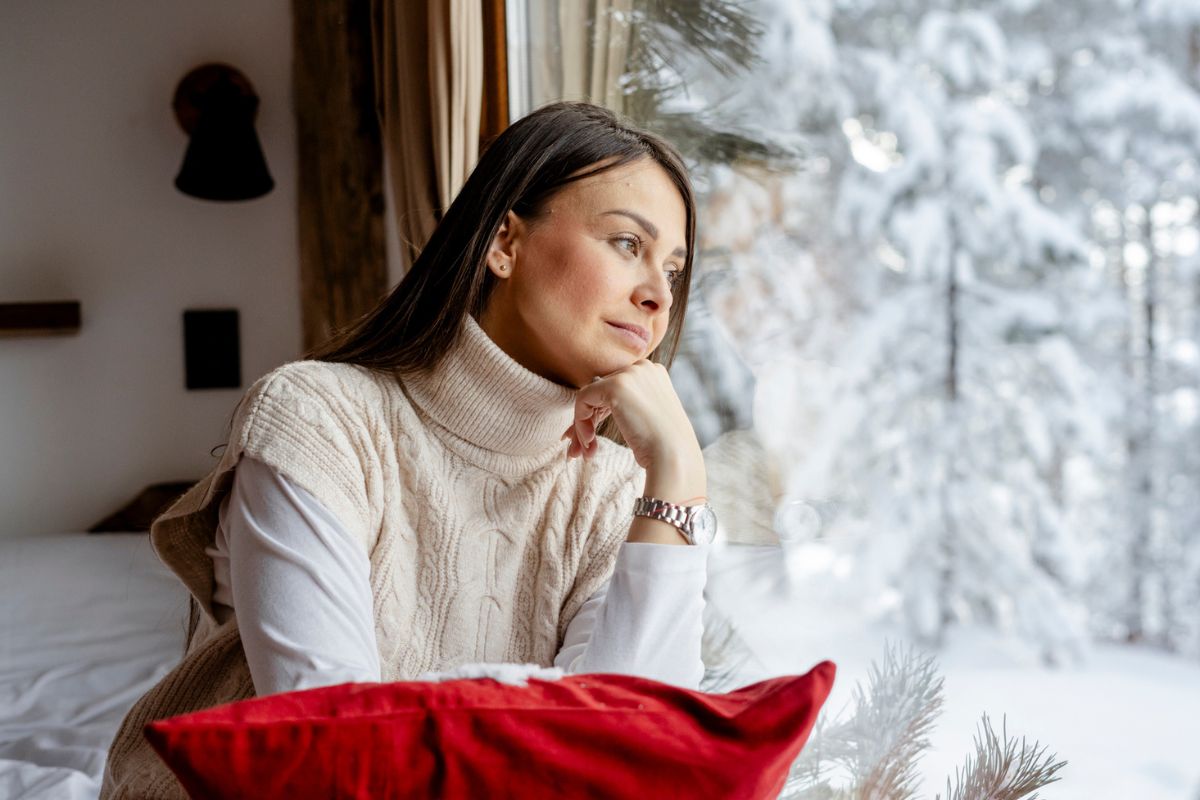 kobieta w zimowej scenerii