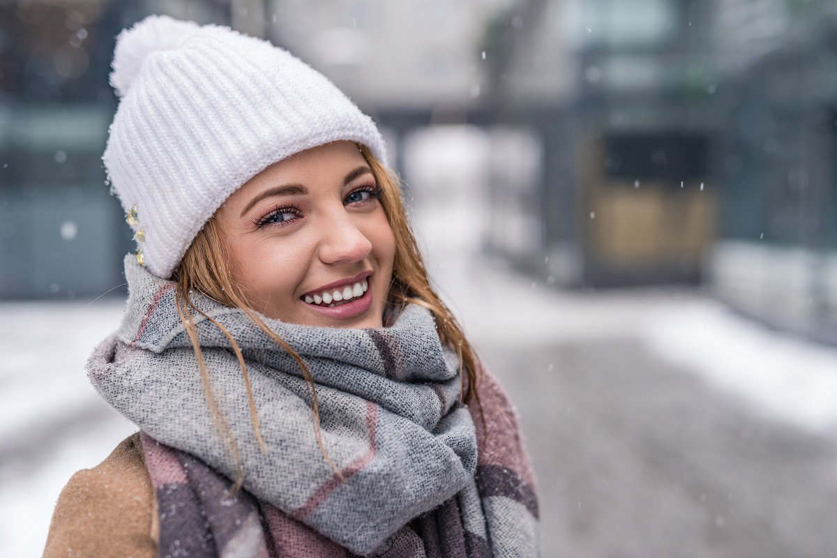 uśmiechnięta kobieta