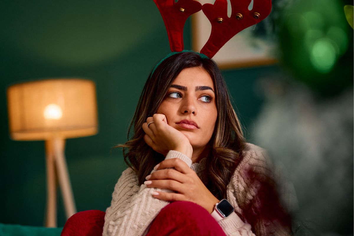 smutna dziewczyna w święta