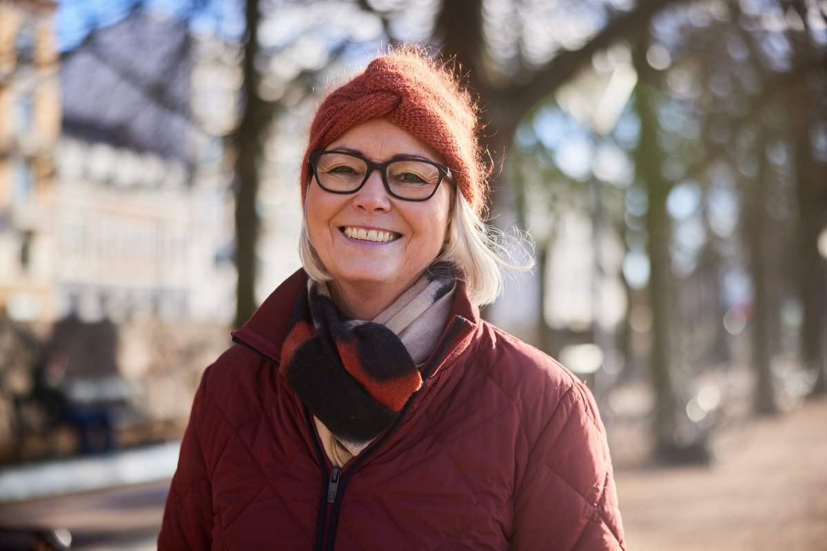 uśmiechnięta emerytka