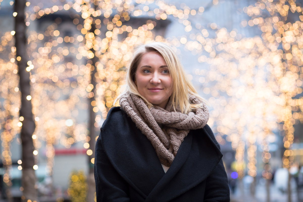 uśmiechnięta kobieta