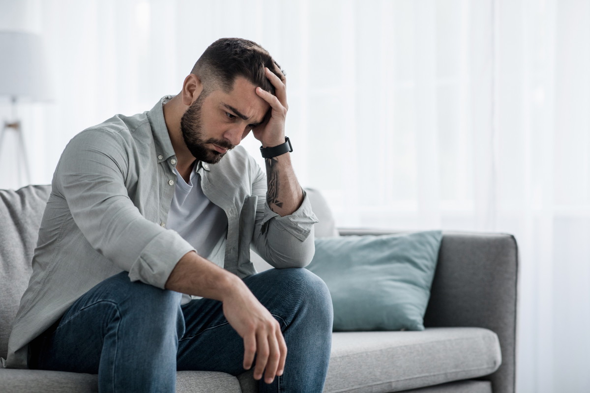 załamany mężczyzna