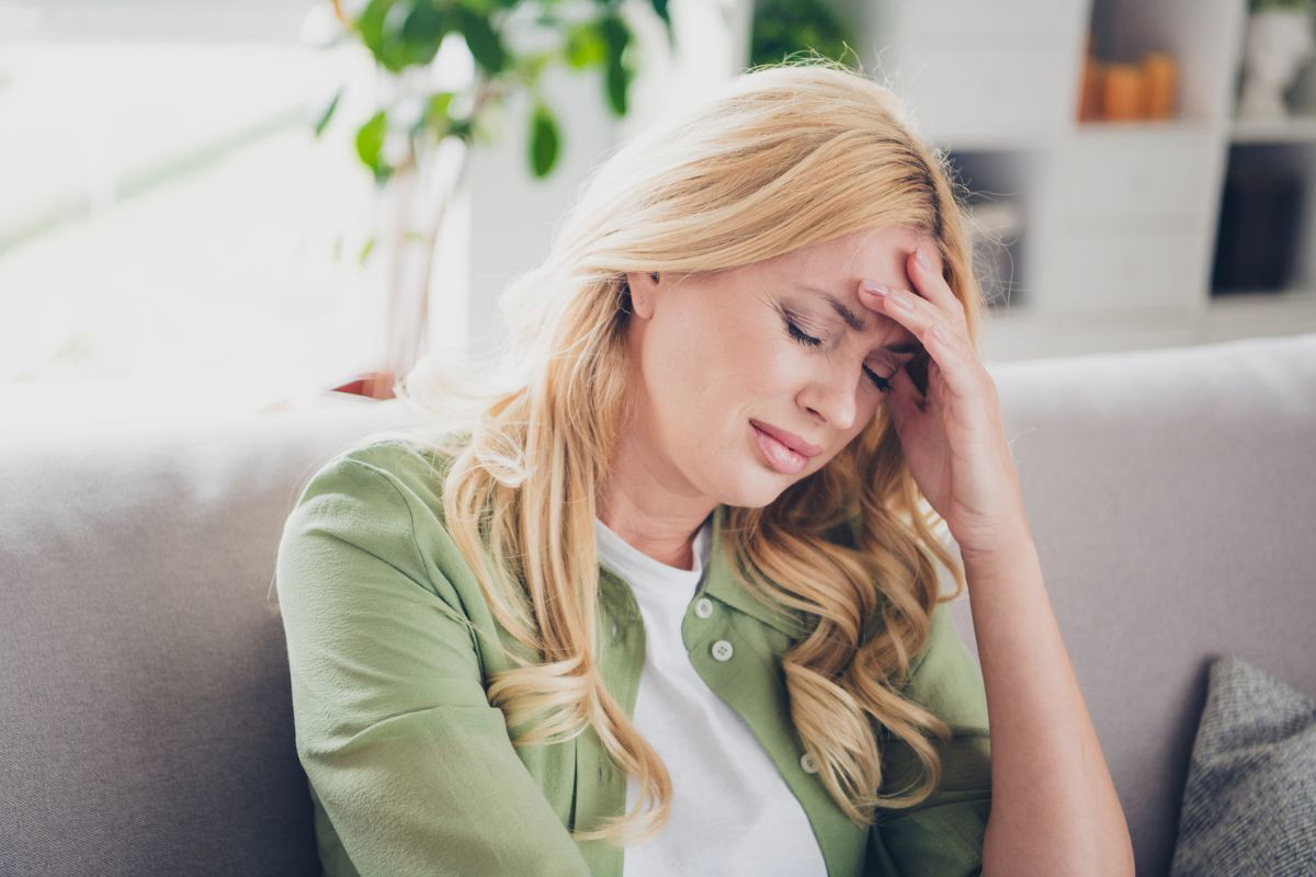 kobieta 40+ zmartwiona