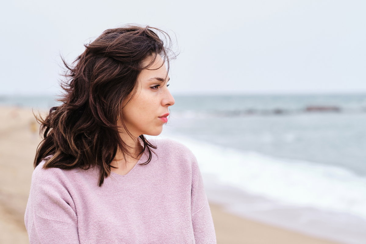 kobieta nad morzem