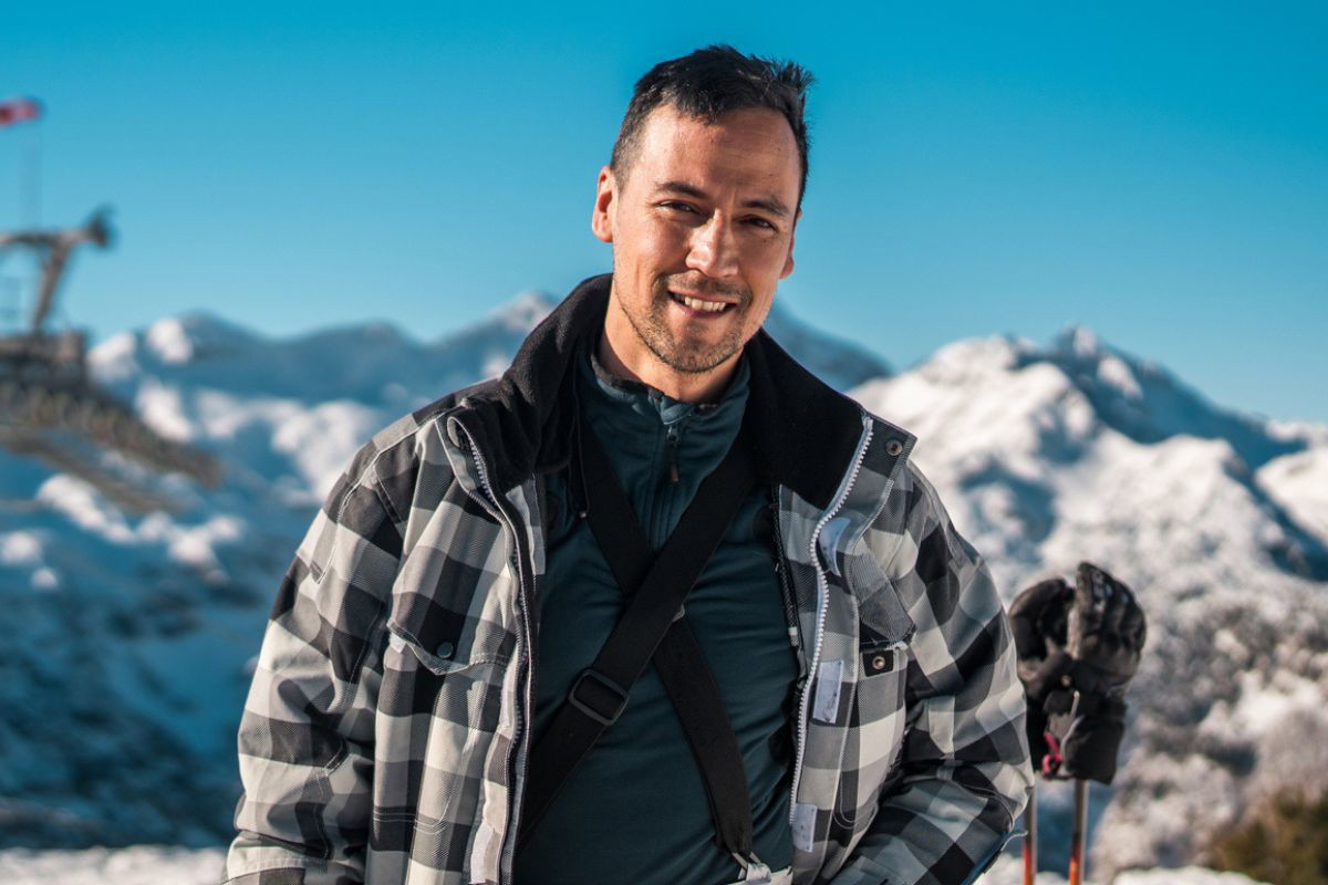 mężczyzna w Alpach