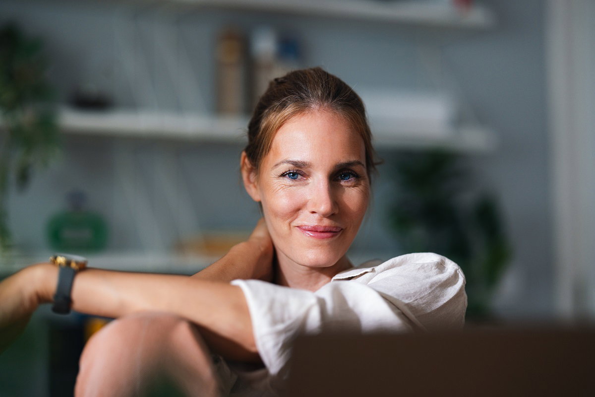 uśmiechnięta kobieta