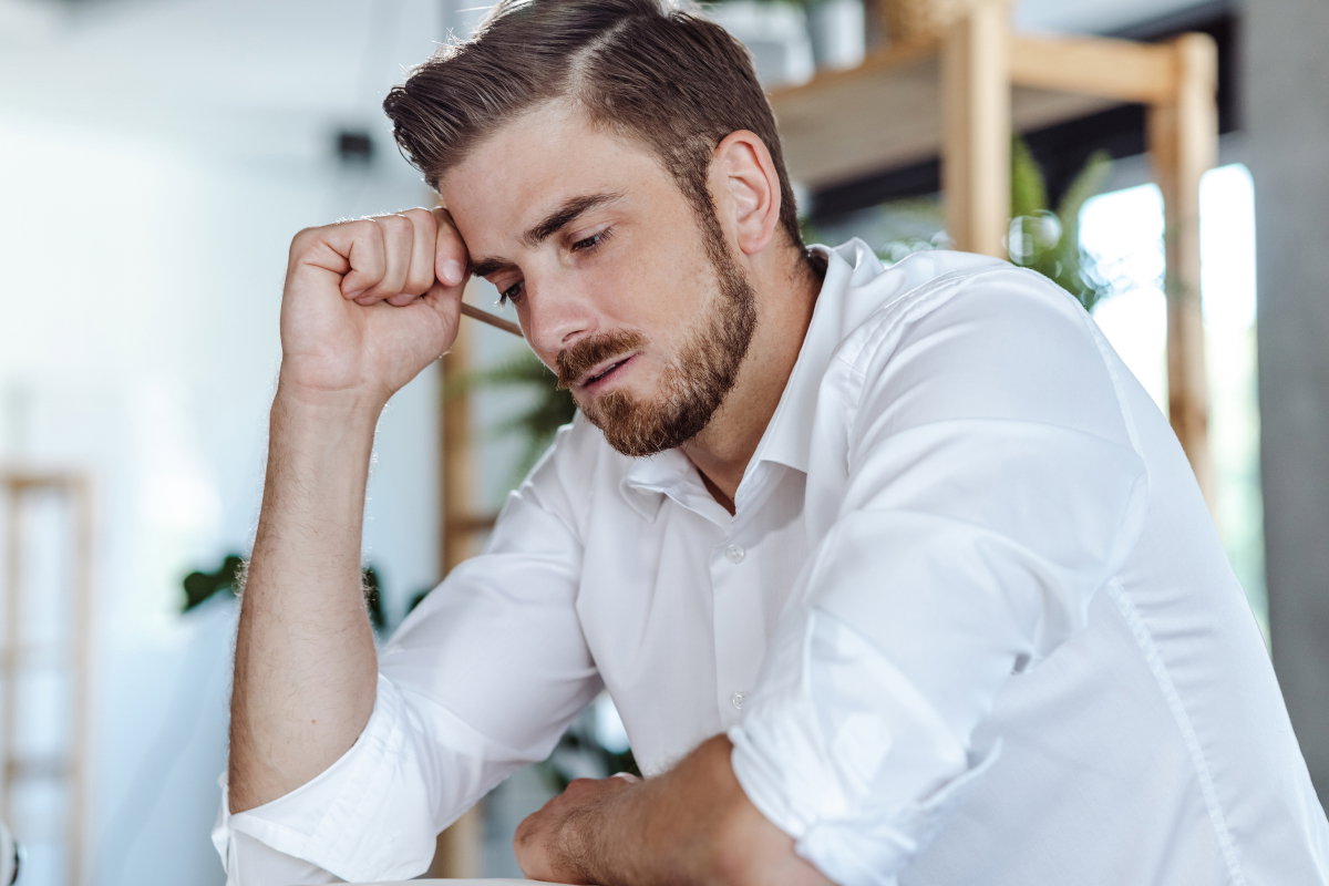 załamany mężczyzna