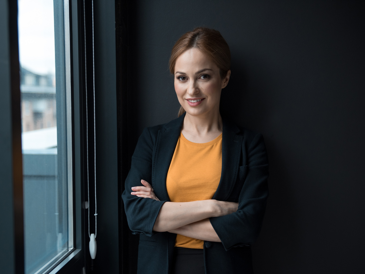 pewna siebie kobieta