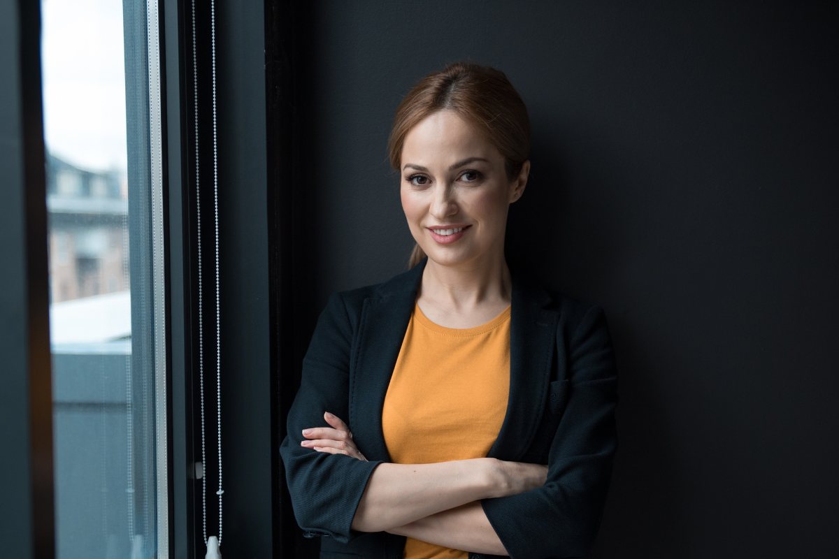 pewna siebie kobieta