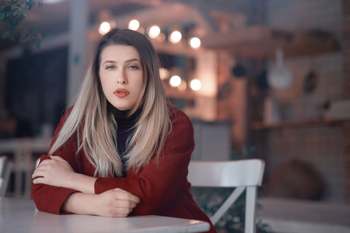 kobieta w restauracji