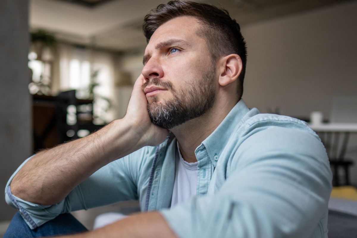 zmartwiony mężczyzna