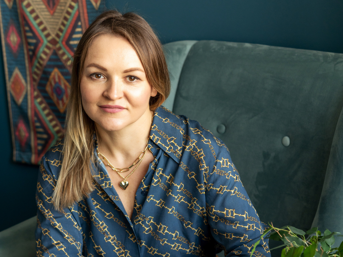 pewna siebie kobieta