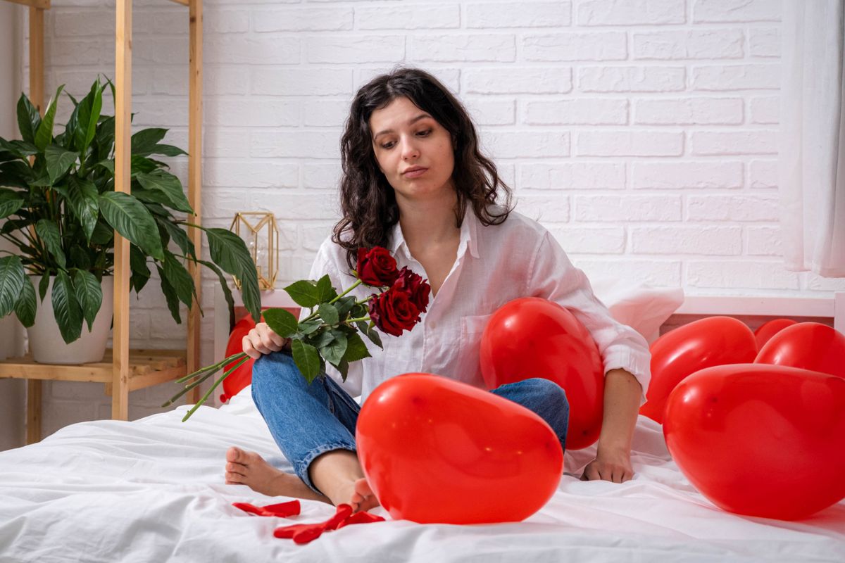 kobieta 30+ zniesmaczona, walentynki