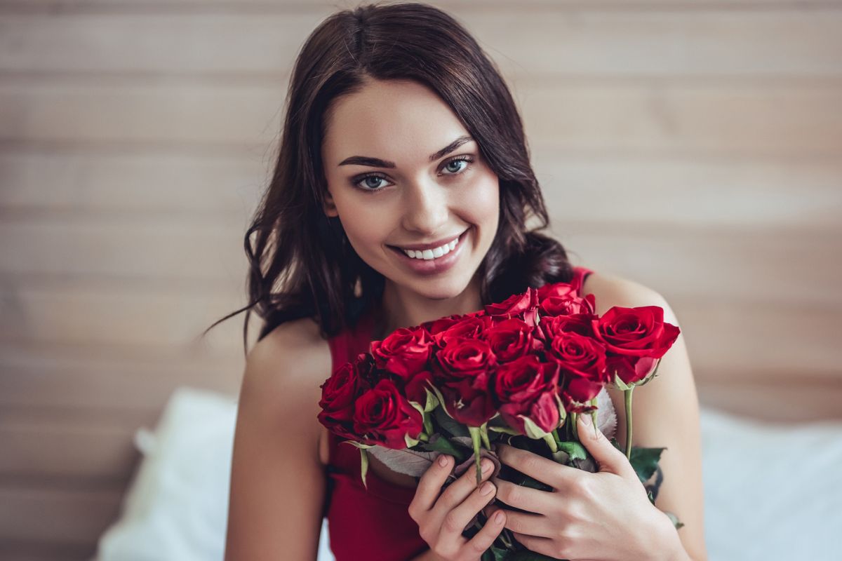 kobieta z różami
