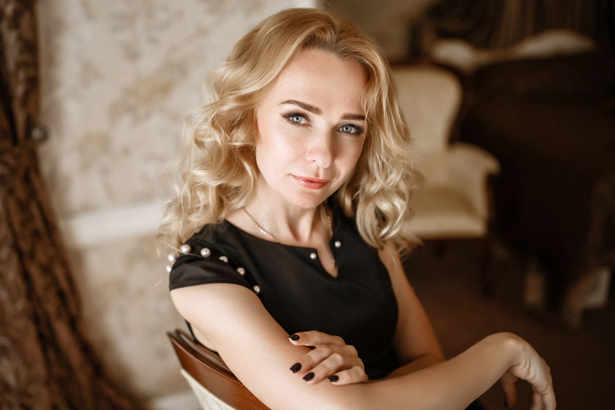 elegancka kobieta po 40