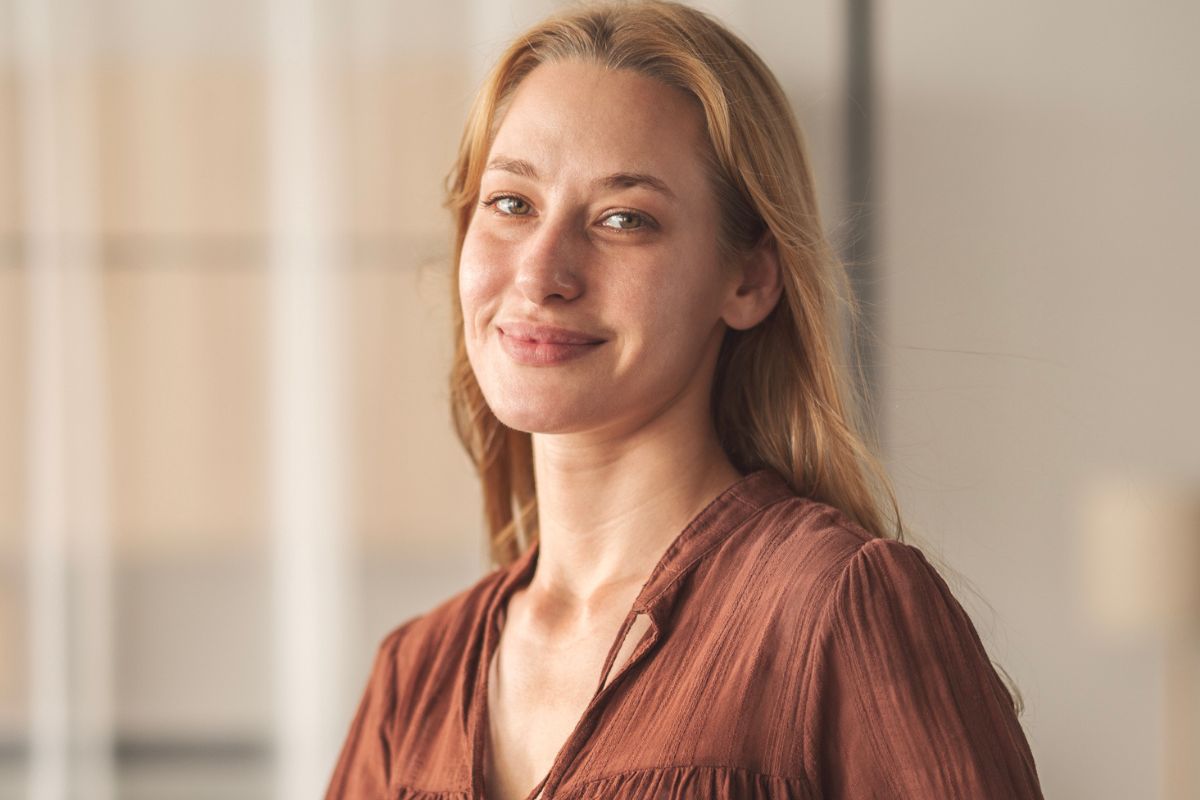 uśmiechnieta kobieta