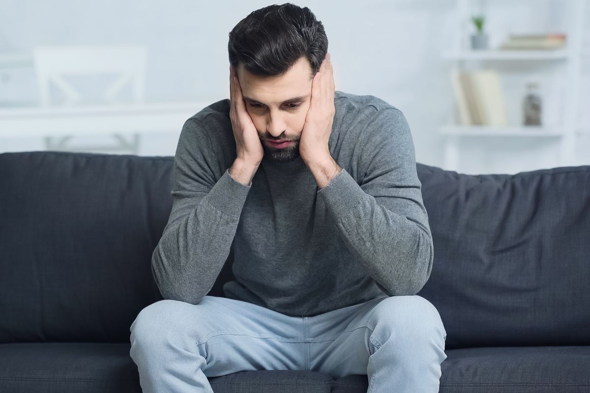 Zmartwiony mężczyzna