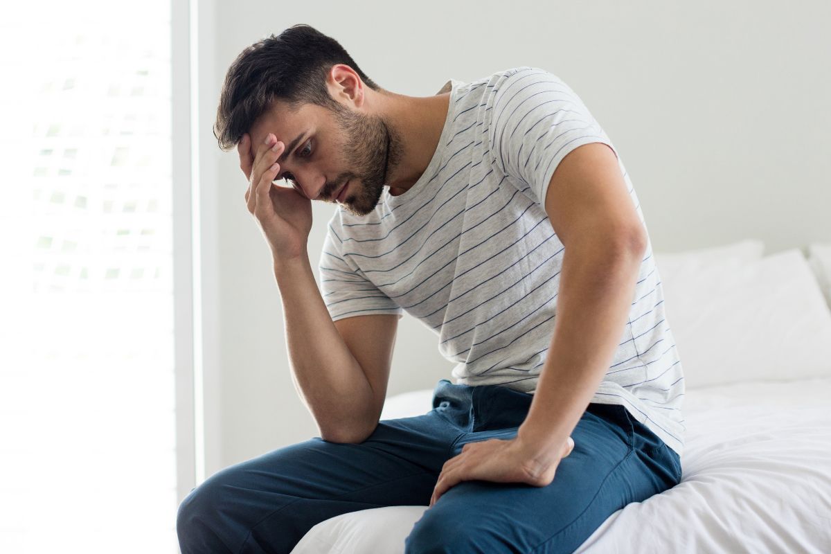 Załamany mężczyzna