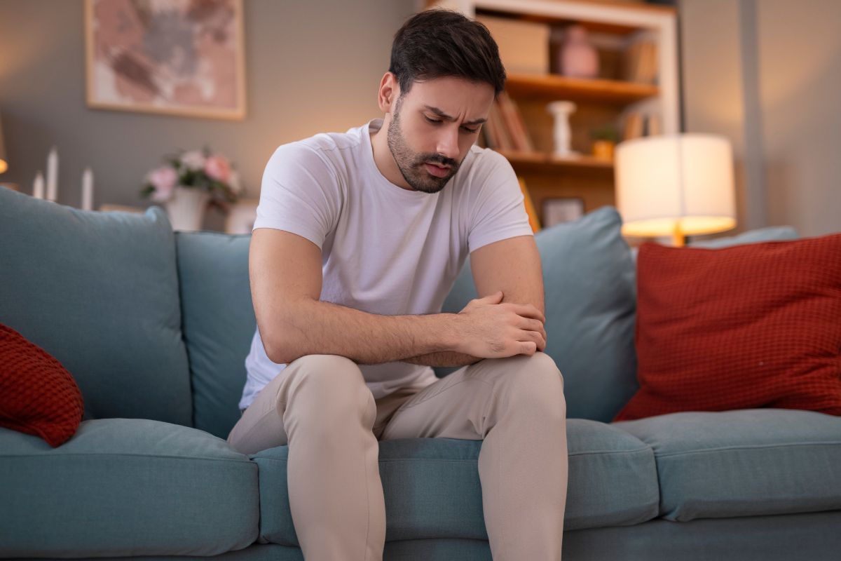 Załamany mężczyzna