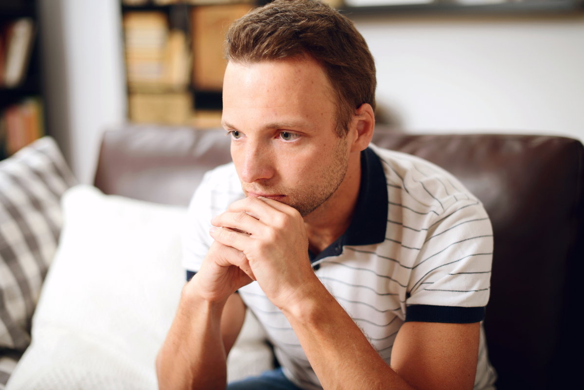 smutny mężczyzna