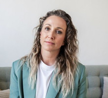 młoda kobieta remont