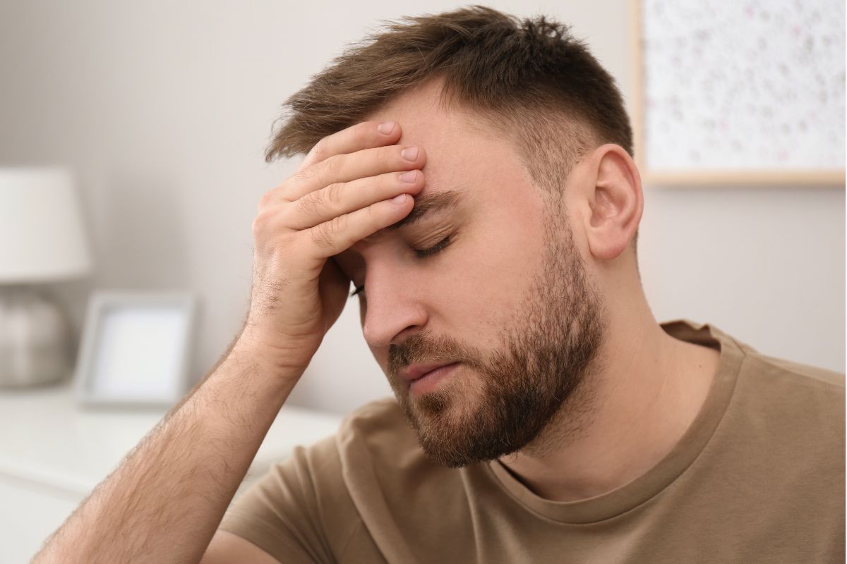 Załamany mężczyzna