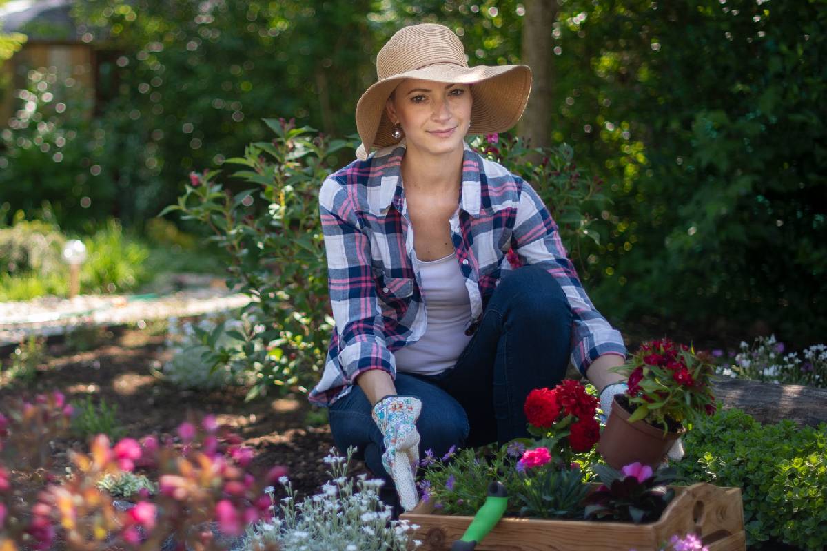 Na wiosnę przycinałam krzewy w ogrodzie z nowym ogrodnikiem