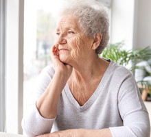 Babcia z Lubelszczyzny ostrzega: pod żadnym pozorem nie rób tego przy stole. To przynosi pecha