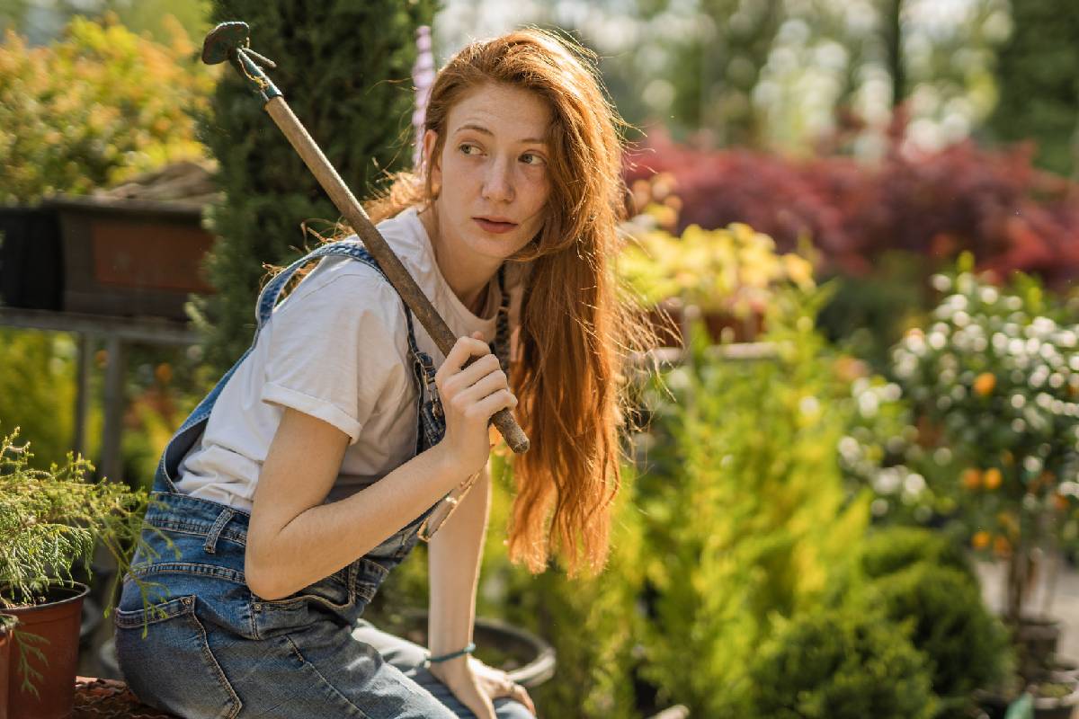 Zamiast jechać na majówkę do Mediolanu, plewiłam chwasty w ogrodzie teściowej