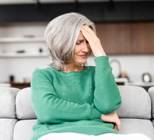 kobieta 50+ załamana