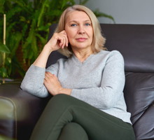 kobieta 60+ pewna siebie