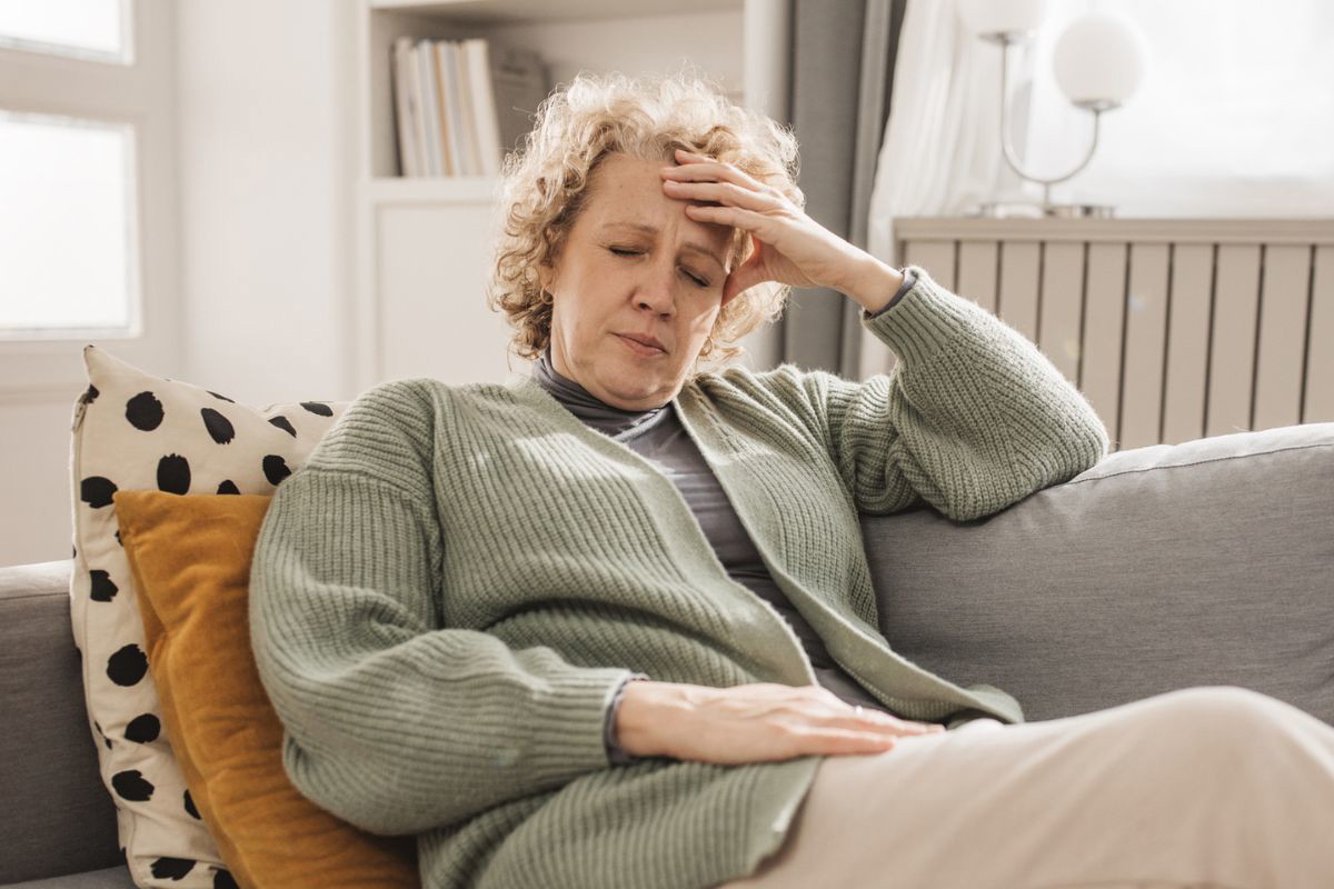 kobieta 60+ zmęczona życiem