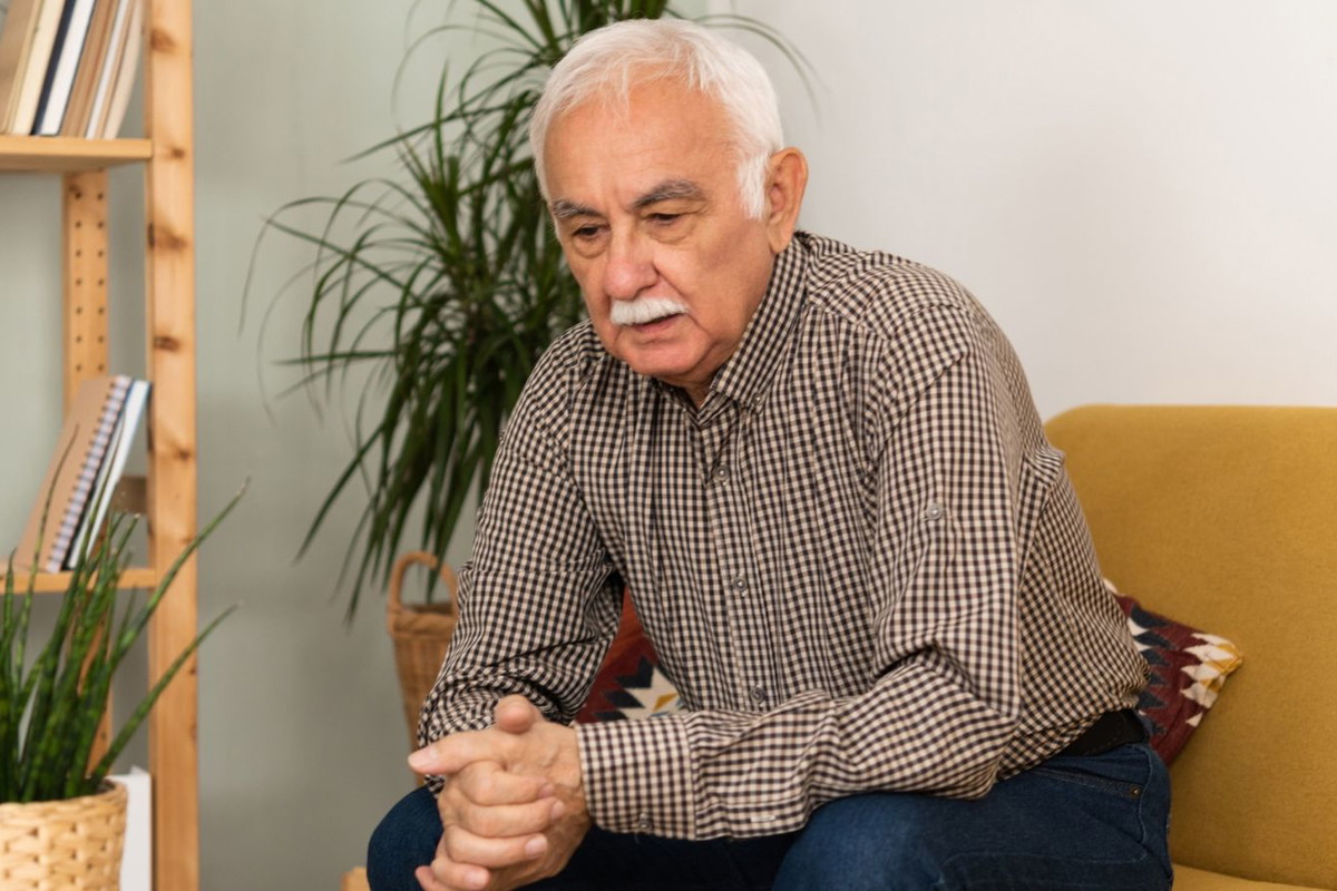 mężczyzna 70+