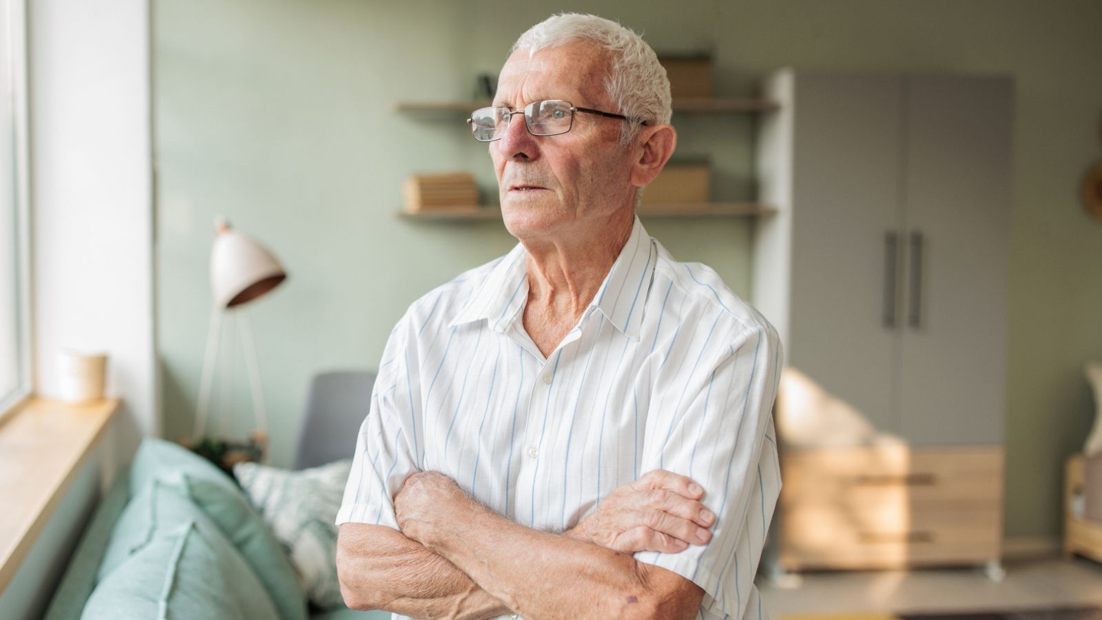 senior w mieszkaniu