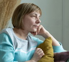 zmartwiona kobieta