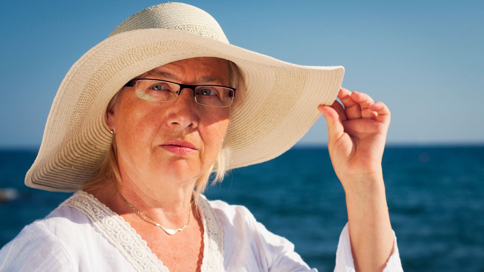kobieta 50+ poważna
